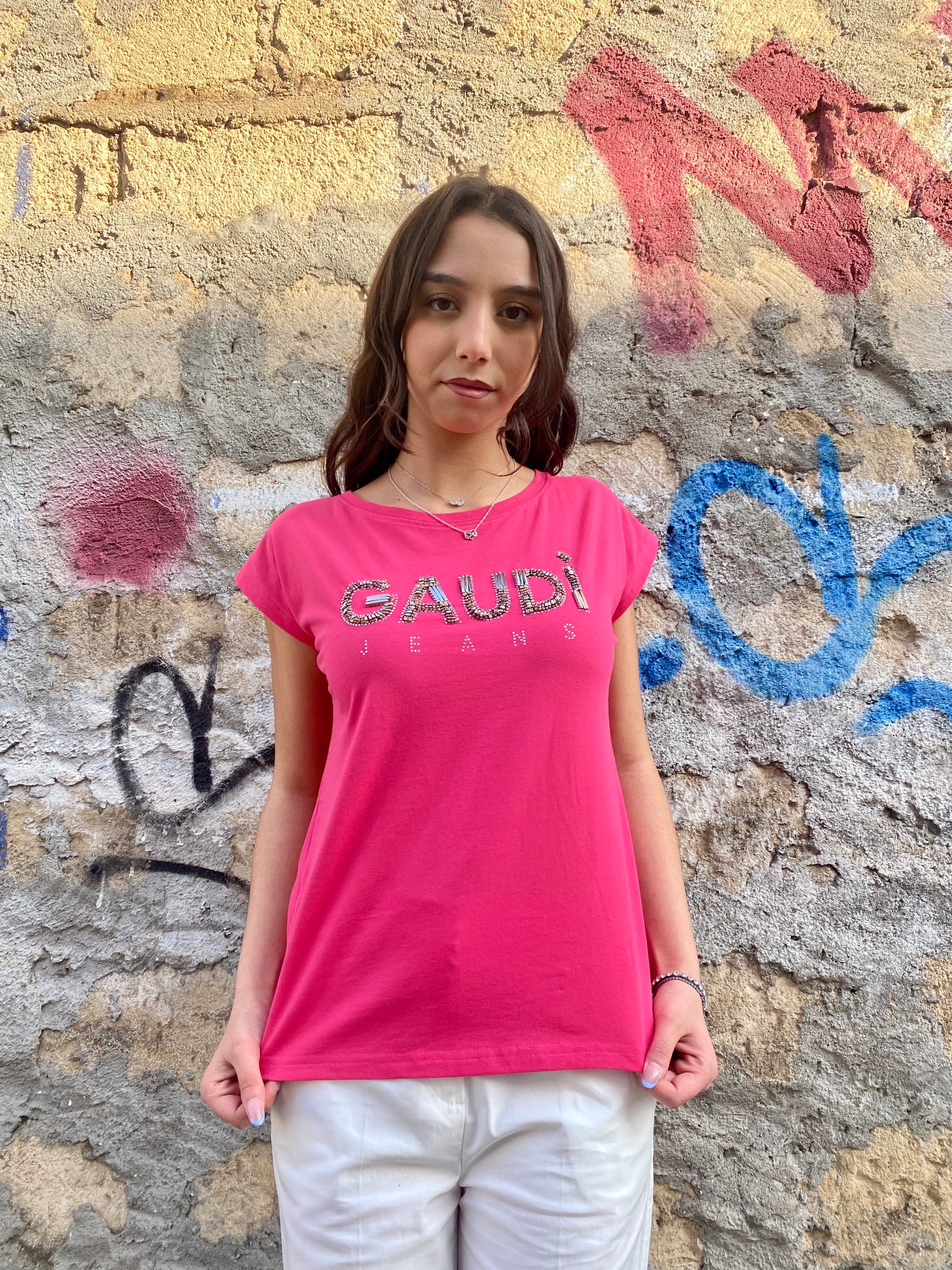 Gaudì maglietta manica corta da donna con logo in applicazioni metalliche 511BD64025 3435 fucsia