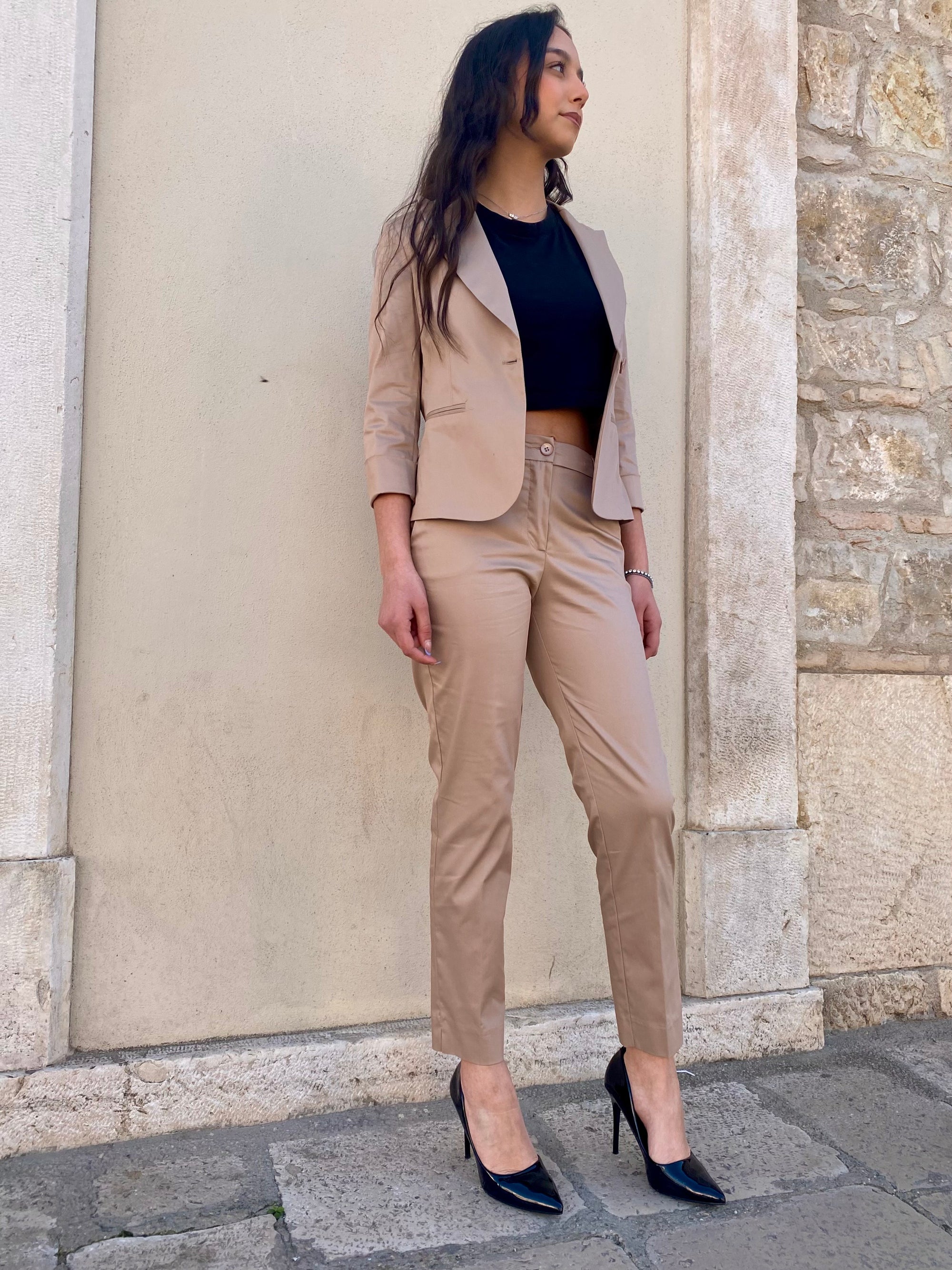 Griffai completo da donna giacca 3/4 e pantalone sfoderato cotone DGP7008 beige