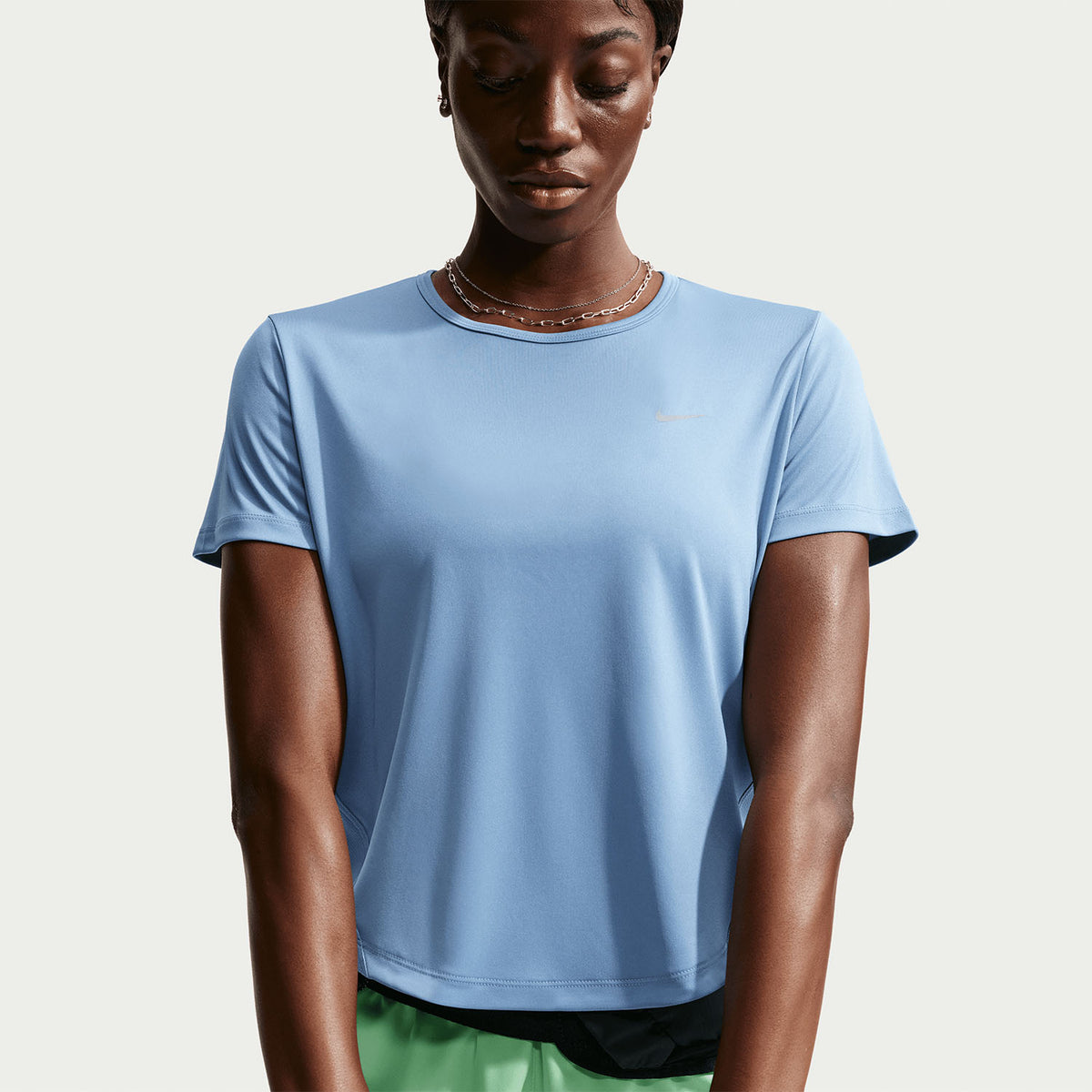 Nike t-shirt da donna manica corta Tempo HQ0648-486 celeste