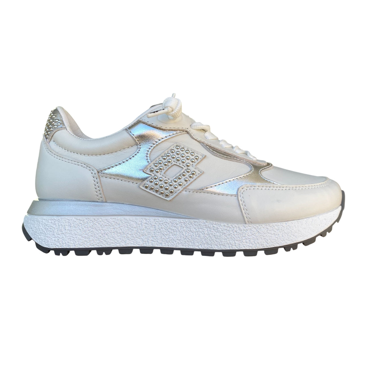 Lotto Leggenda – Scarpa Sneakers Donna Tokyo Aoyama Studs Bianco-Argento 223171-1VQ | Icona Urban, Pelle Premium, Comfort e Dettagli Preziosi