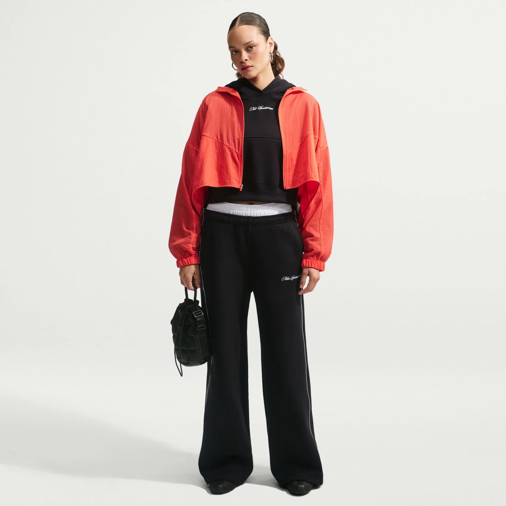 Nike pantalonne sportivo donna Studio Fleece Mid-Rise Wide-Leg Scallop Pants IQ3170-001 nero