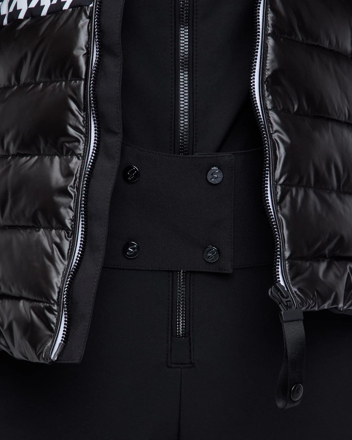 McKINLEY Giacca da Neve Donna Simonetta 432506-904 Nero-Bianco – Protezione Tecnica, Comfort Alpino, Stile Dinamico bot