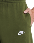 Nike Pantalone sportivo Jogger Club da uomo con elastico al fondo in cotone felpato  BV2671-327 verde