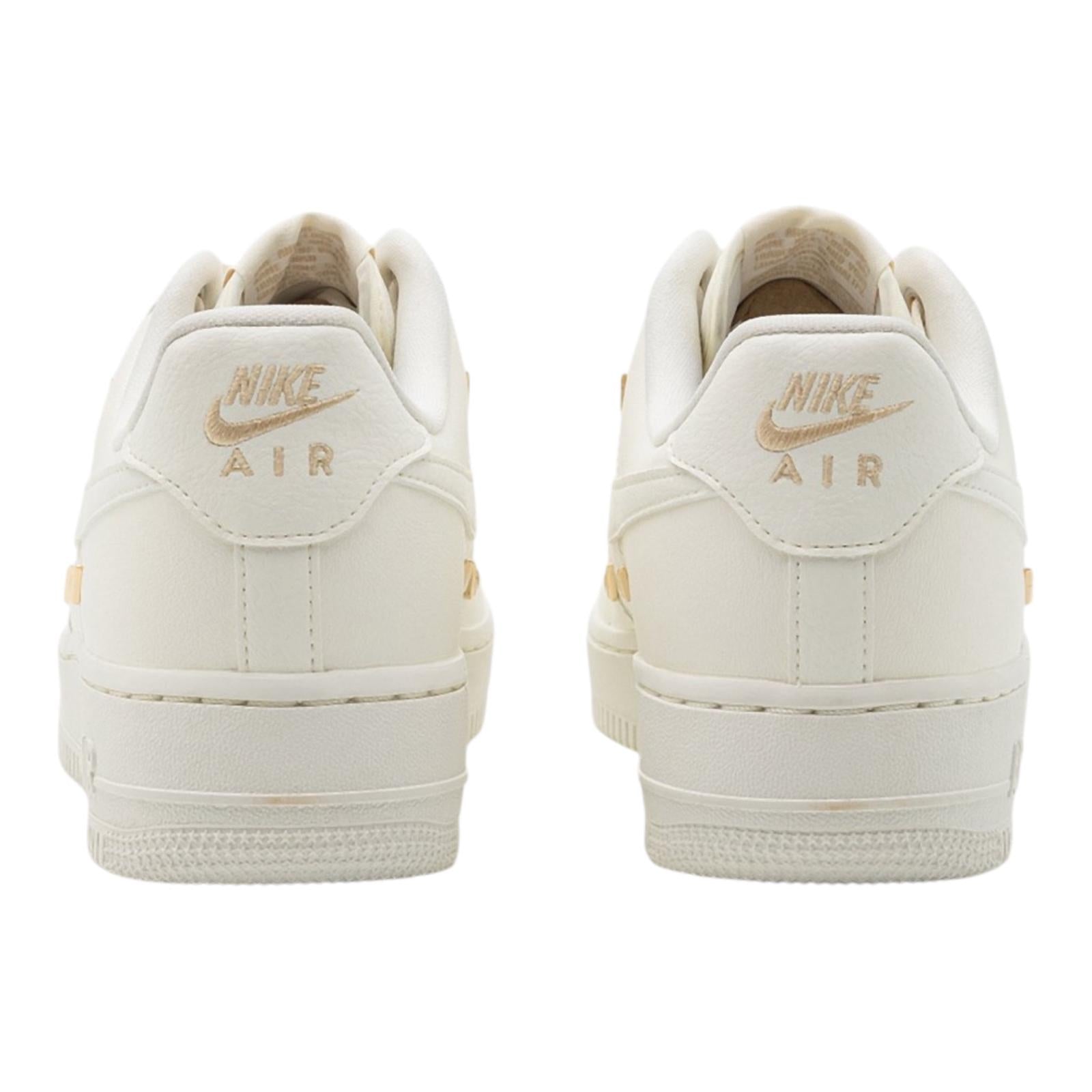 Nike Air Force 1 '07 LX FV3654-111 Sail Oro Sneakers Donna coppia vista talloni