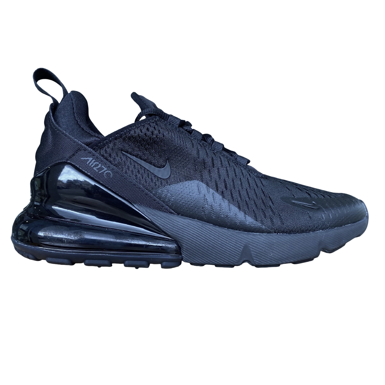 Nike Air Max 270 total black da uomo modello AH8050-005 con unità Air visibile, design elegante e ammortizzazione superiore per uso quotidiano e sportivo - esterno