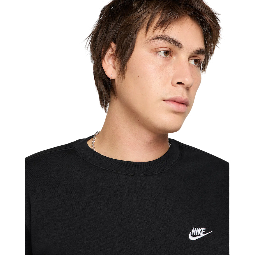 Nike Club Felpa Uomo Fleece FN38869-010 nera - Dettaglio Logo