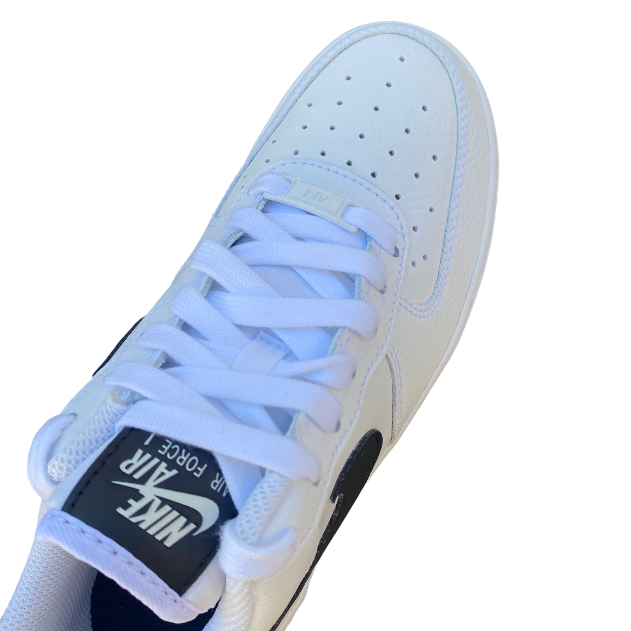 Nike DD8959-103 Air Force 1 '07 Bianco Nero - Sneakers Donna Stile Iconico - vista frontale punta