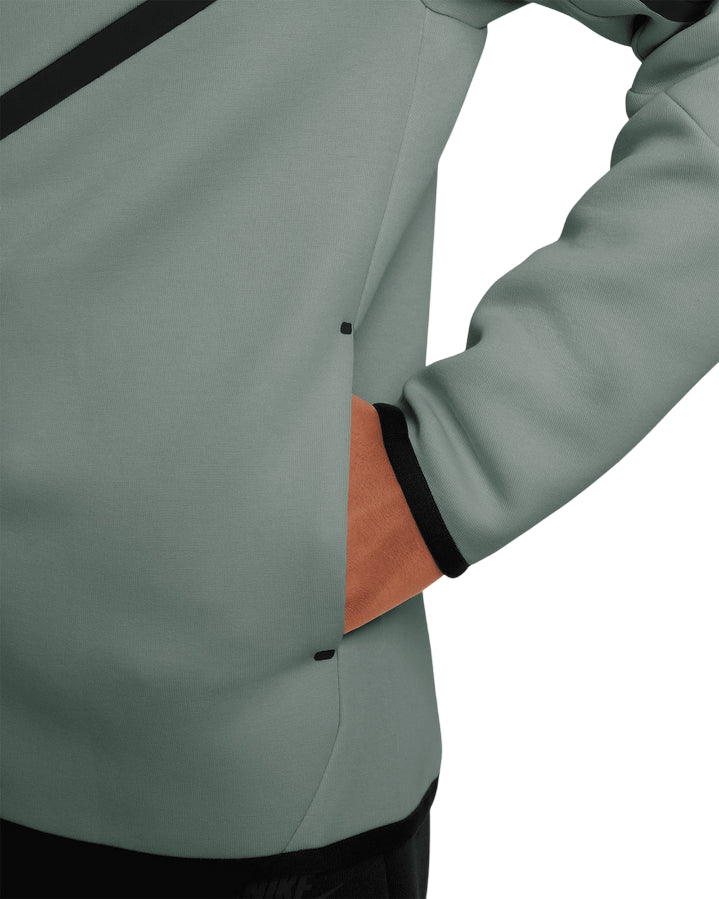 Nike Felpa Junior Tech Fleece HV5867-364 Verde – Calore e Stile - TASCA