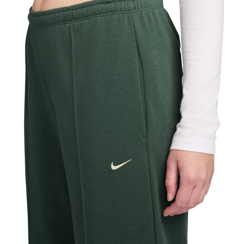 Nike Pantalone Donna NSW Off-Line II3978-373 Verde – Comfort Rilassato particolare logo