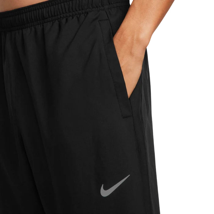 Nike Pantaloni Running Dri-FIT Challenger FQ4780-010 Nero – Traspirante, Slim Fit, Zip Ankle   logo
