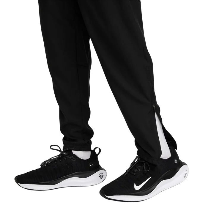 Nike Pantaloni Running Dri-FIT Challenger FQ4780-010 Nero – Traspirante, Slim Fit, Zip Ankle - zip caviglia