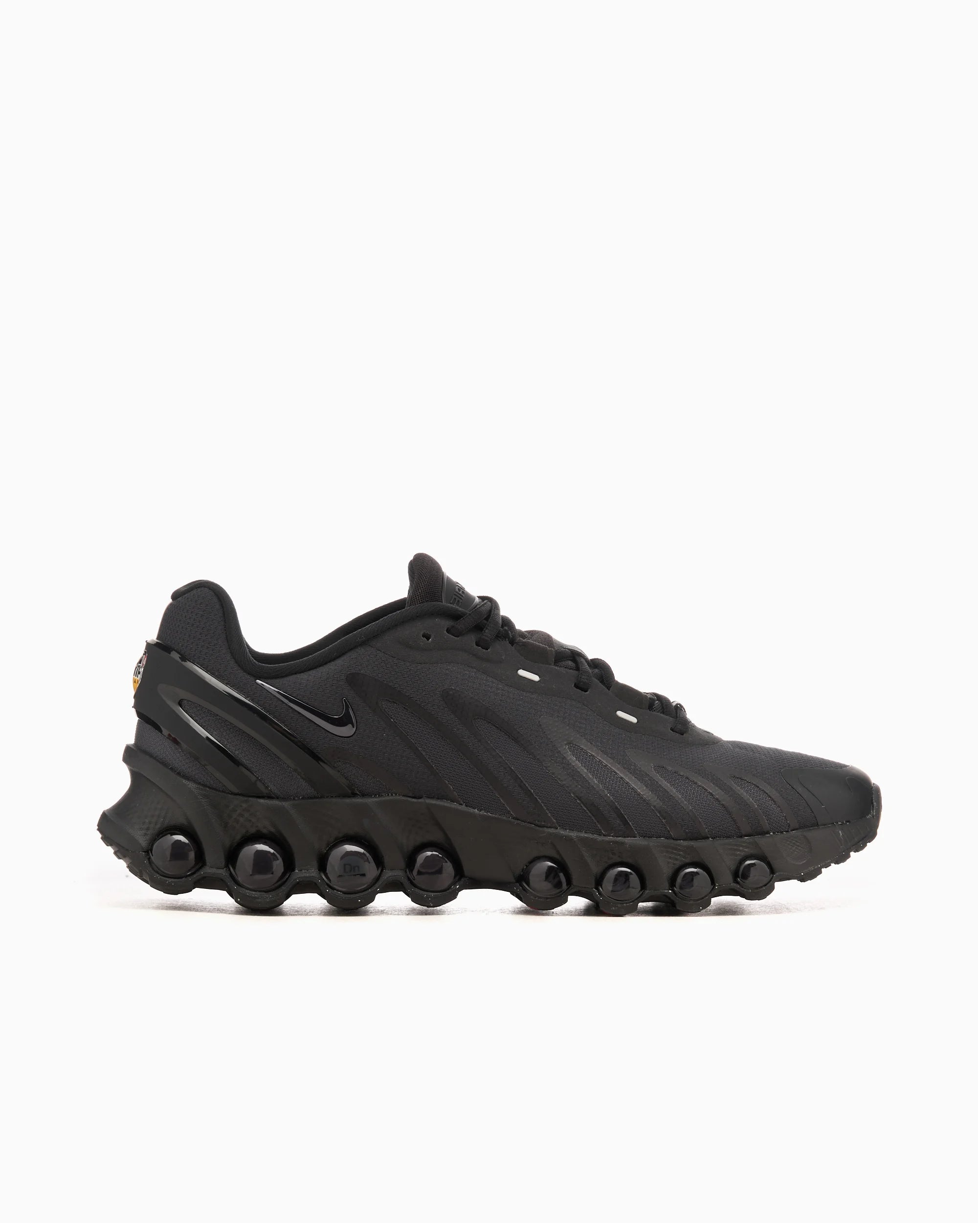 Nike Scarpa Air Max DN8 FQ7860-002 Nero – Design Moderno, Comfort Dinamico e Tecnologia Air Max frontale
