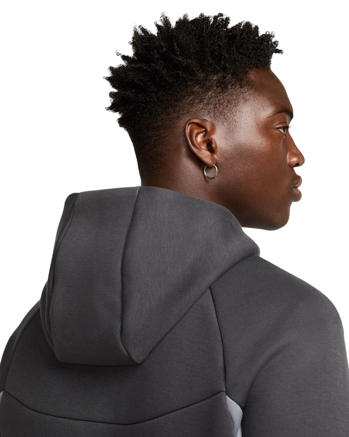 Nike Tech Giacca Uomo Windrunner HV0949-061 grigio - cappuccio