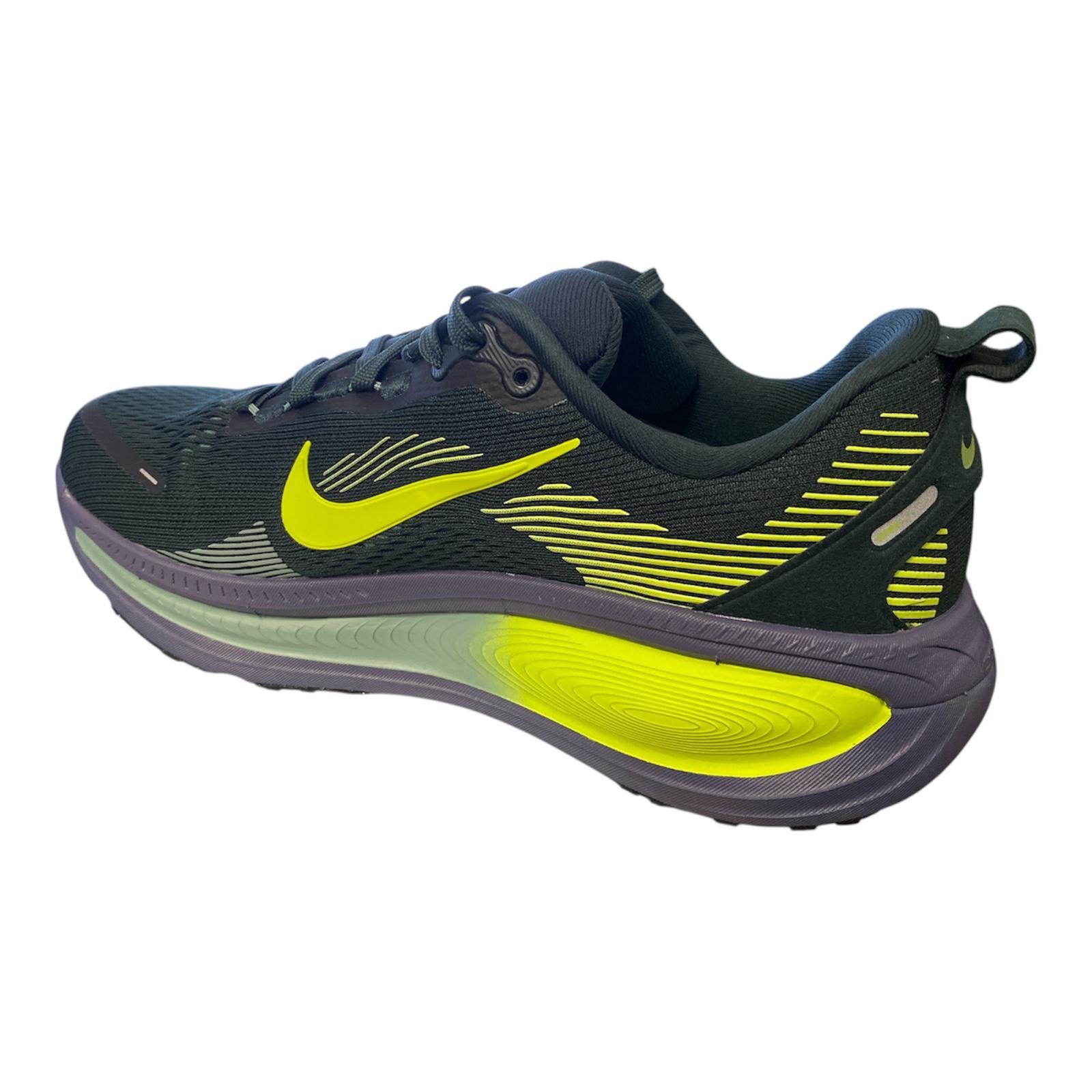 Nike Vomero 18 HM6803-301 Verde – Comfort Estremo, Ammortizzazione Top, Running Innovativo retro