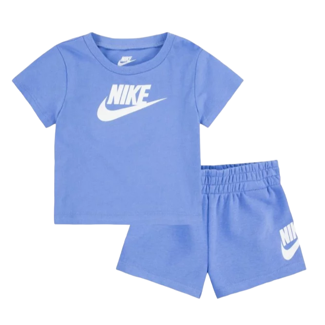 Nike completo Club da bambino maglietta manica corta e pantaloncino in cotone con logo 86L596-BGZ celeste