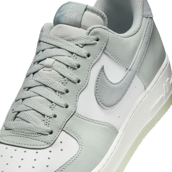 Nike scarpa sneakers da uomo Air Force 1 &#39;07 LV8 1 FJ4170-003 grigio chiaro-bianco