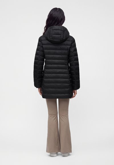 EA7 Emporio Armani Giubbotto Lungo 7W001532 AF16413 UC001 Donna Nero - Piumino con Cappuccio