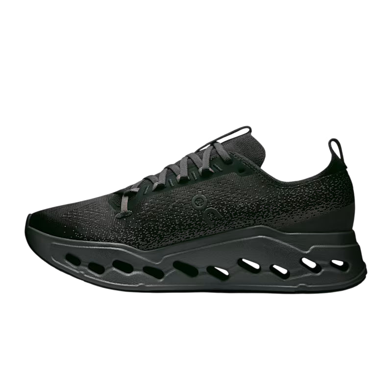 Profilo interno delle scarpe running On Cloudsurfer Max uomo, linguetta in maglia e collo piatto per comfort massimo