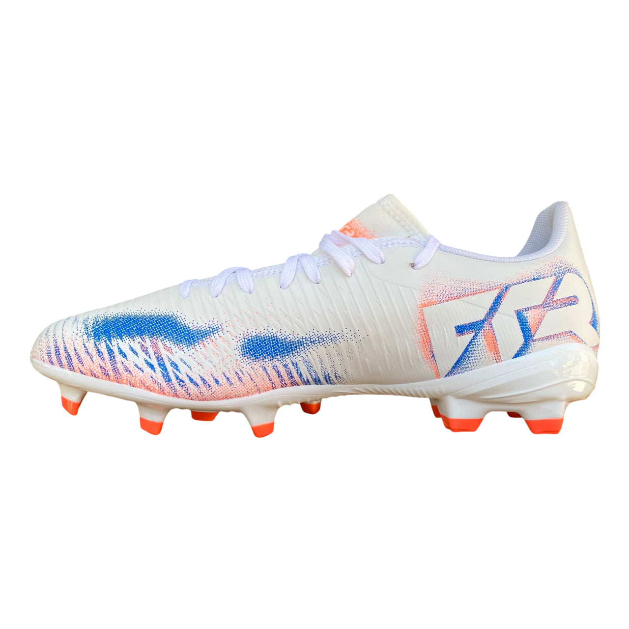 Scarpe calcio unisex Puma FUTURE 8 PLAY FG/AG 108602-01 bianco arancio vista laterale interno con tecnologia agilità 360° e tacchetti innovativi