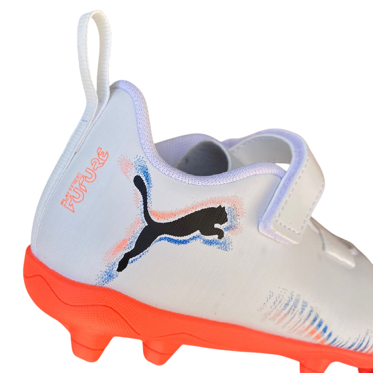 Scarpe Puma Future 8 Play V 108630-01 vista posteriore con logo Puma distintivo e design junior