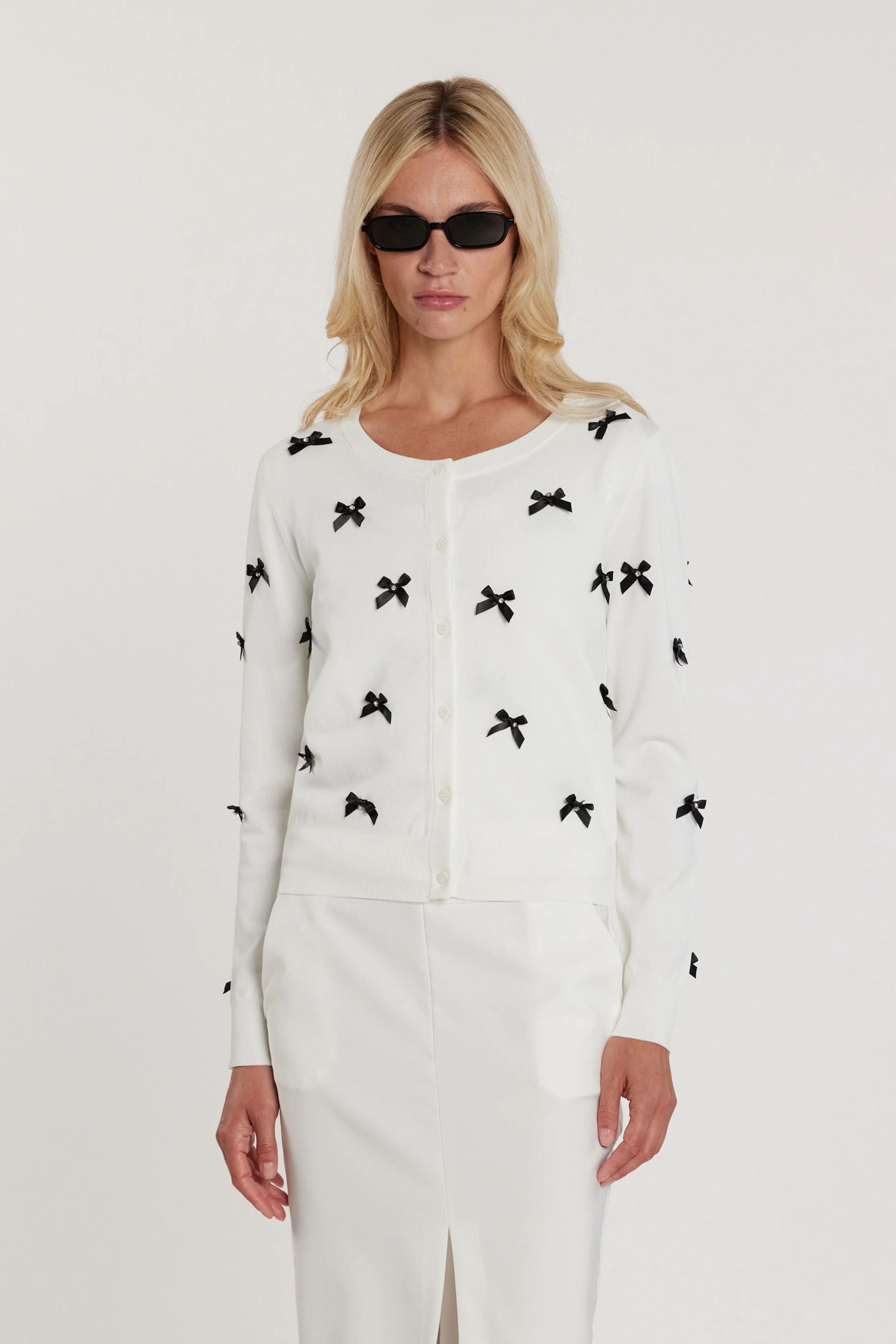 Relish Cardigan RYDER maniche lunghe girocollo con bottoncini più fiocchi più strass RDP2602067013 milk