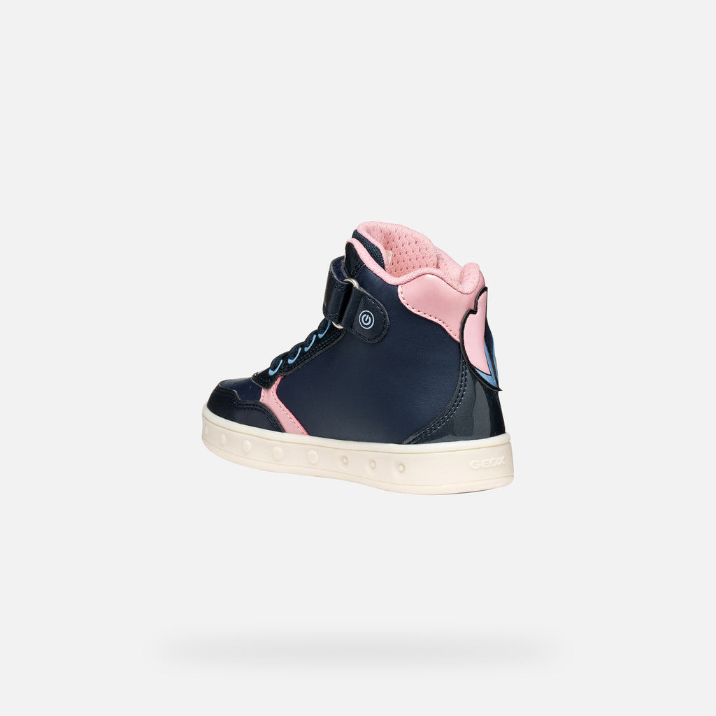 Dettaglio suola Geox con luci integrate, scarpa tempo libero bambina