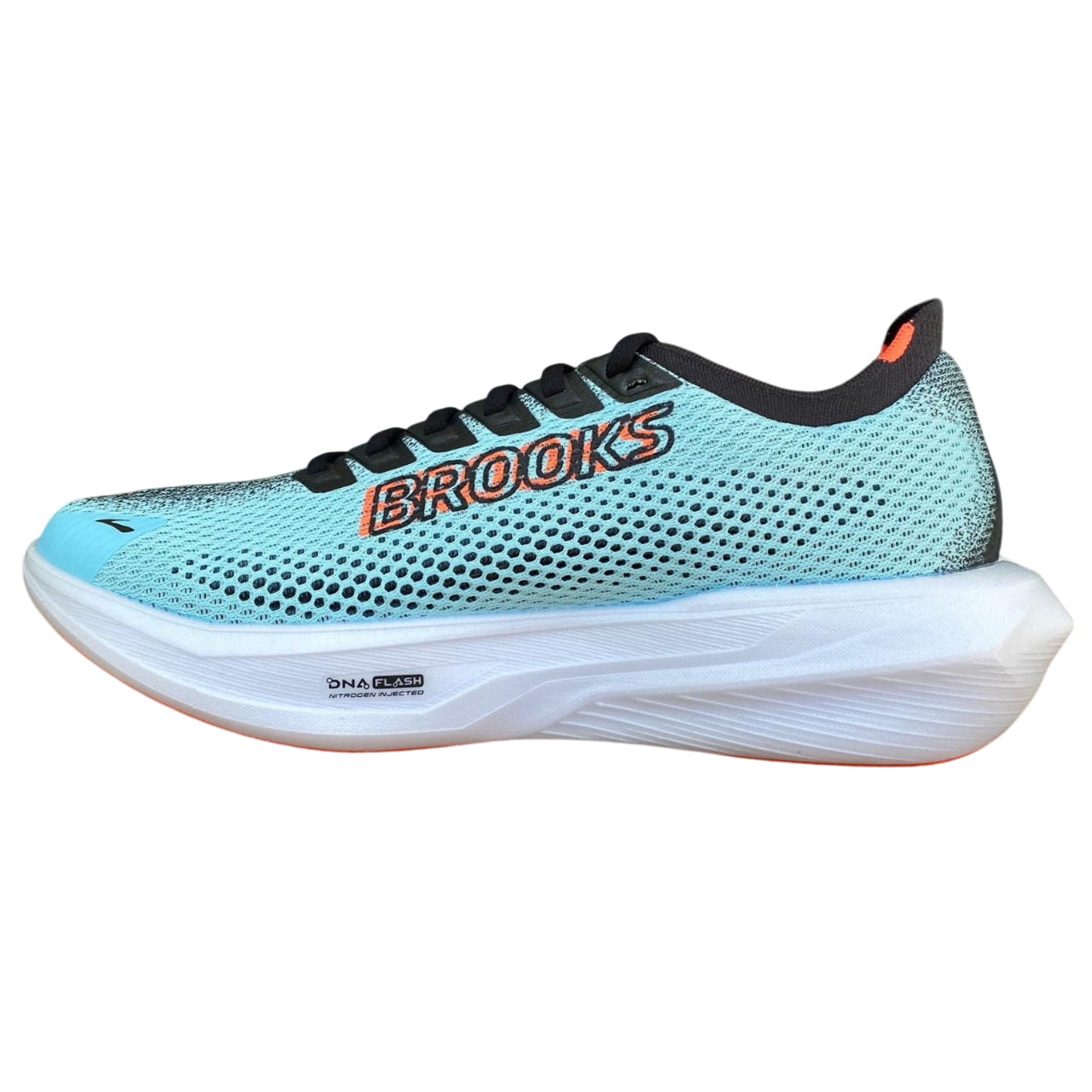 Scopri le scarpe da corsa Brooks Hyperion 3 con automazioni complete. Ottieni prestazioni ottimali con la tecnologia di punta. Inizia la tua corsa con noi!