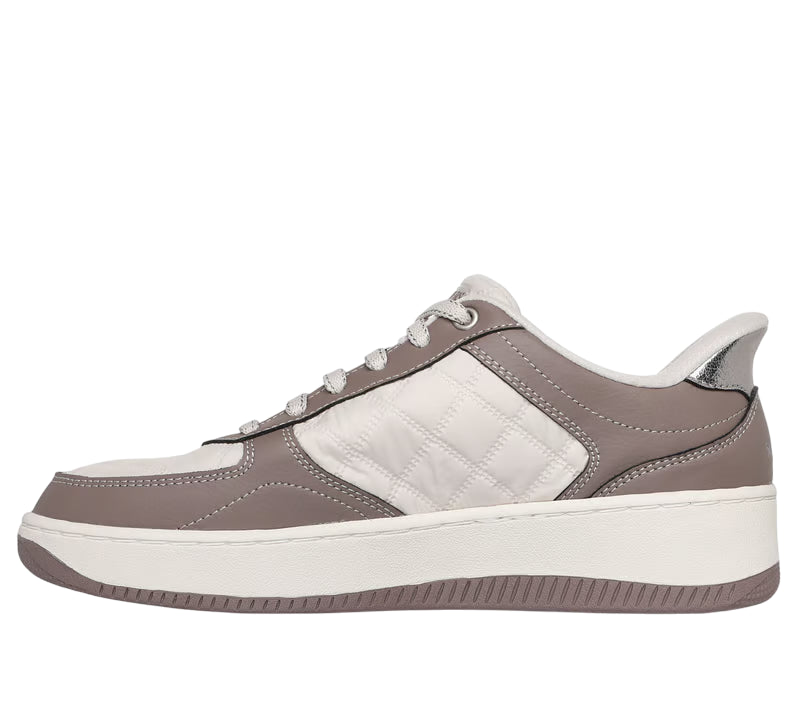 Vista laterale interna Skechers Sport Court 2.0 beige con Air-Cooled Memory Foam e comfort senza sforzo