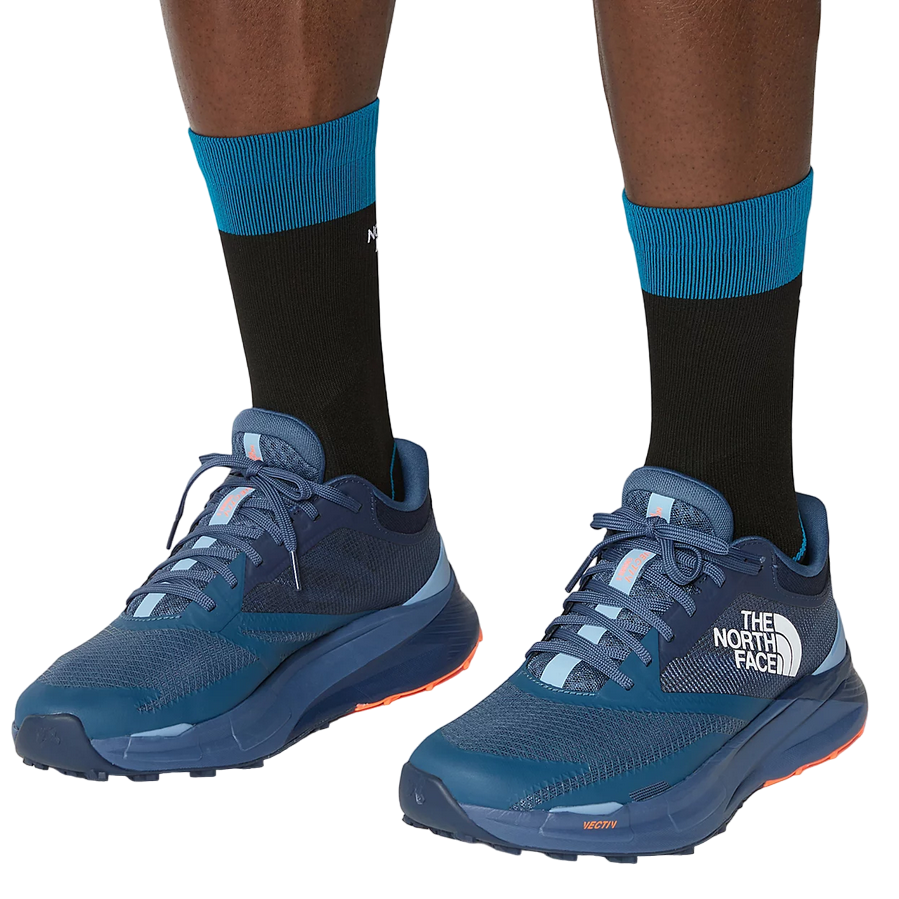 The North Face Scarpa Uomo Vectiv Enduris 3 NF00A7W5O926 Blu – trail running, comfort, stabilità indossata