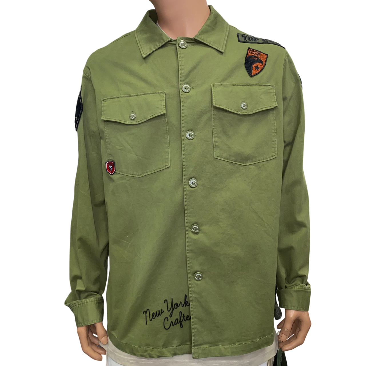 Camicione verde militare Top Gun da uomo con toppe ricamate decorative, design oversize, tasche frontali e dettagli ispirati allo stile aviatore - frontale