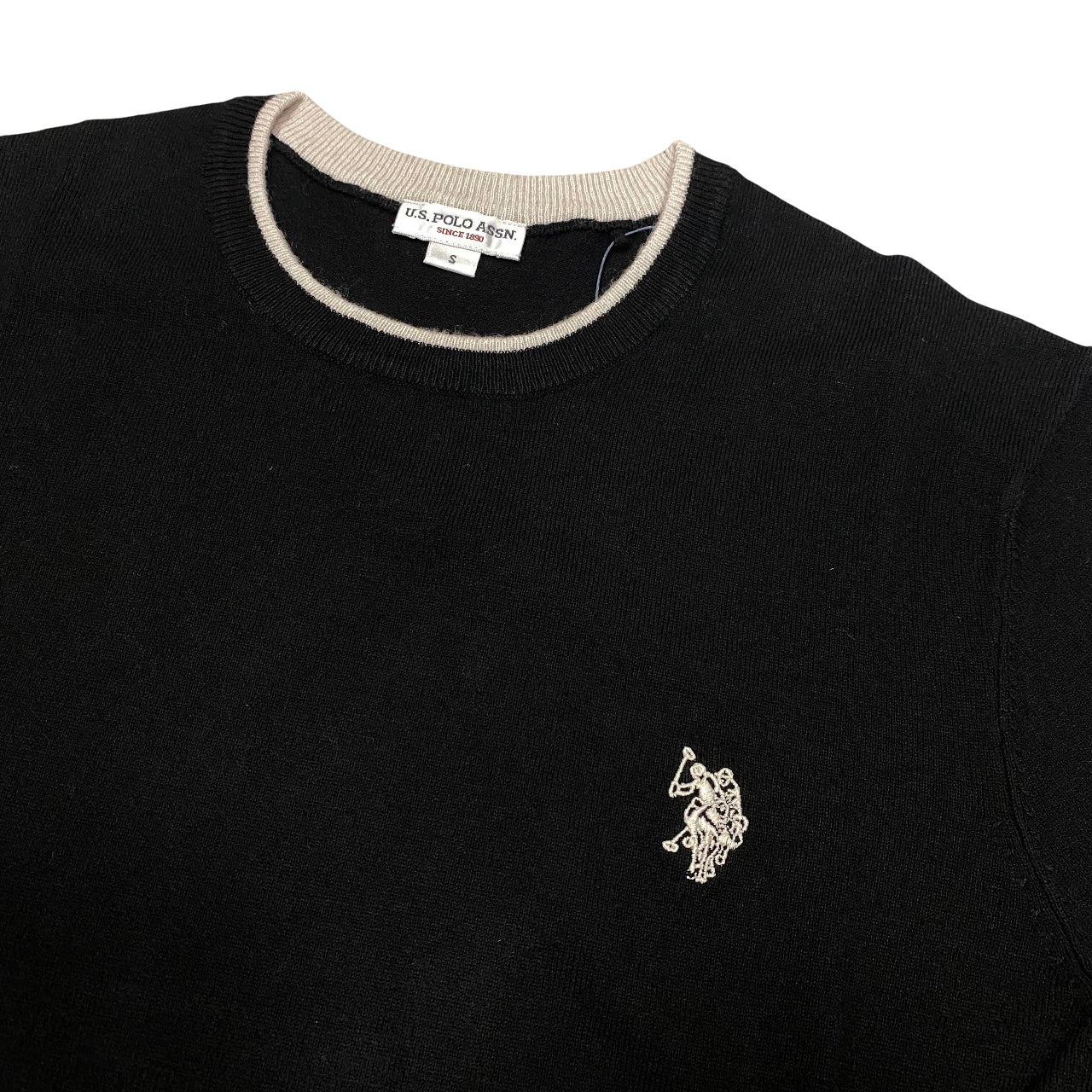 US Polo Assn Maglia Girocollo Misto Lana e Viscosa US42173007 199 Nero – Comfort Classico, Stile Versatile e Qualità Tradizionale - colletto 