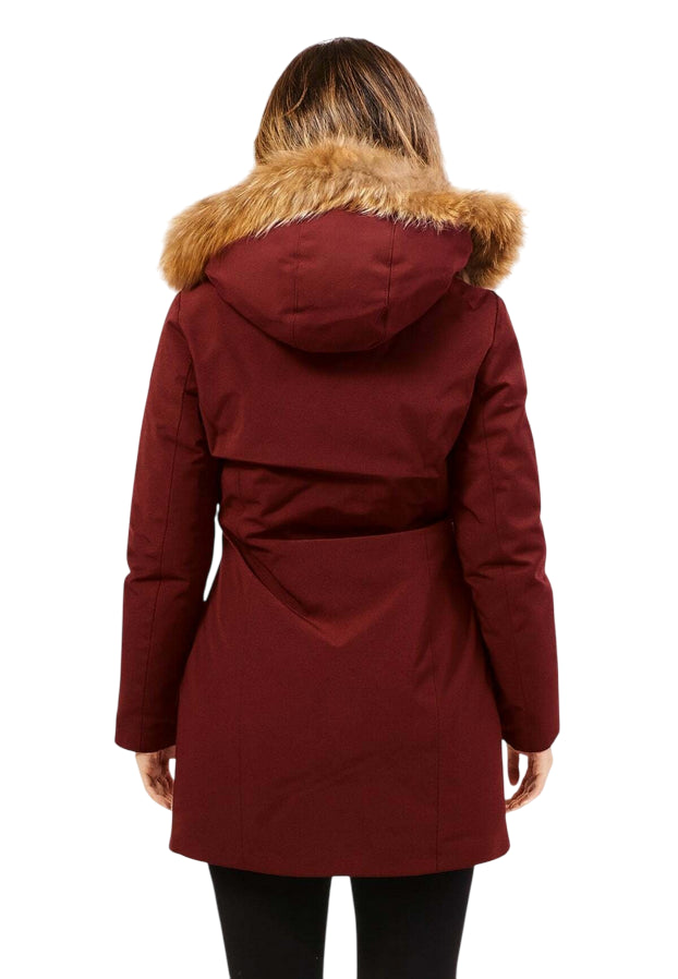 Yes Zee Cappotto Donna Tipo Parka 1390 O075 0580 Rosso Borgogna – Calore Urbano, Eleganza e Funzionalità con Cappuccio in Pelo - retro