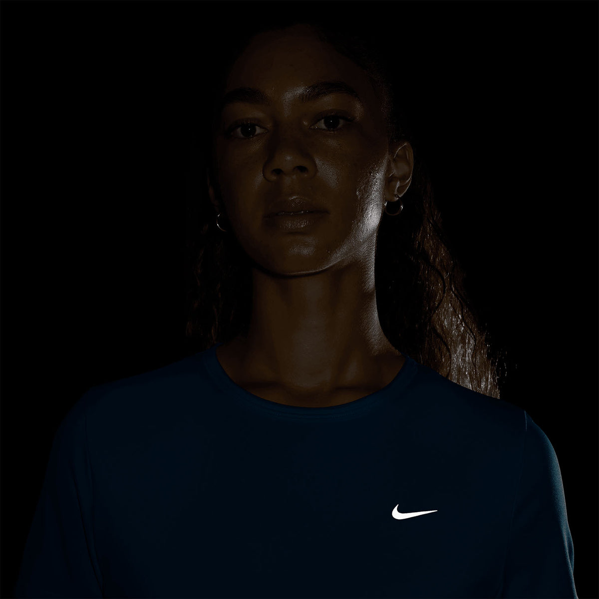 Nike t-shirt da donna manica corta Tempo HQ0648-486 celeste