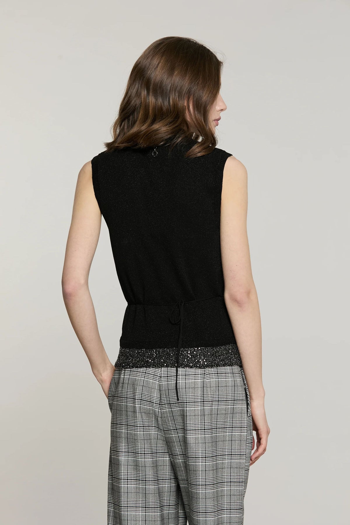 Relish Maglia OPERATOR senza maniche collo alto con fondo paillettes più cintura fiore con strass DRA2602637023 nera