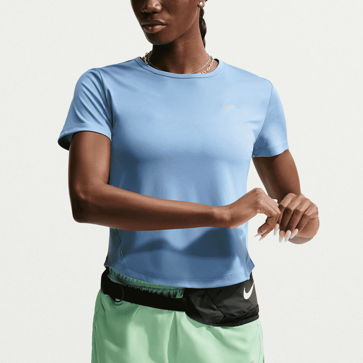 Nike t-shirt da donna manica corta Tempo HQ0648-486 celeste