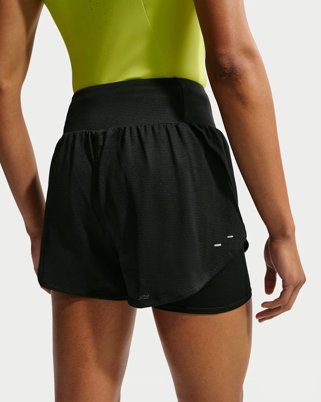 Nike pantaloncino da corsa 2 in 1 in mesh Dri-FIT Flow Donna IF7518-010 nero