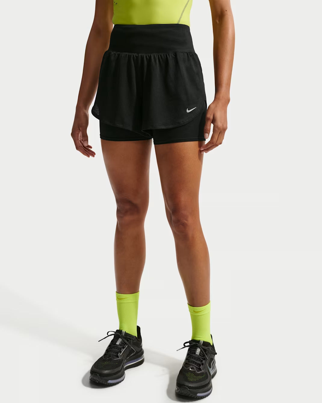 Nike pantaloncino da corsa 2 in 1 in mesh Dri-FIT Flow Donna IF7518-010 nero