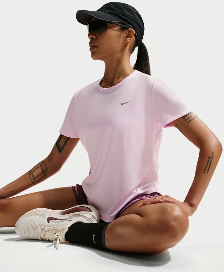 Nike t-shirt running da donna Tempo in Dri-FIT HQ0648-663 rosa