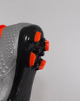 Puma scarpa da calcio in pelle con calzino da uomo One 3 AG 104762 01 argento arancio nero
