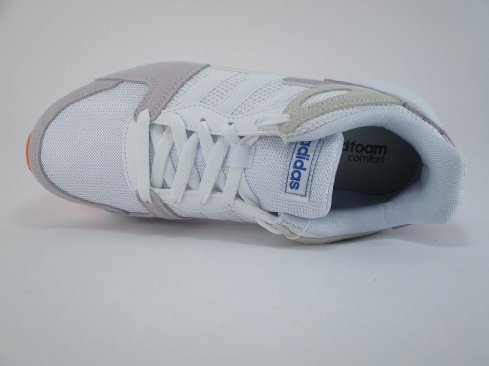 Sneakers Adidas Chaos EF1061 da ragazza, colorazione bianca, design moderno, vista alto tomaia traspirante