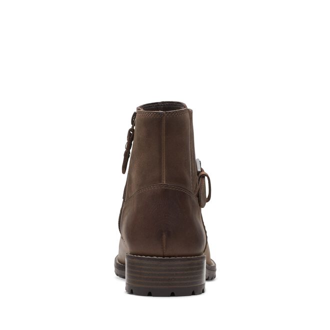 Clarks stivaletto da donna con elastico e fibbia e zip laterale Clarkwellstrap 26167473 4 taupe nubuck 5