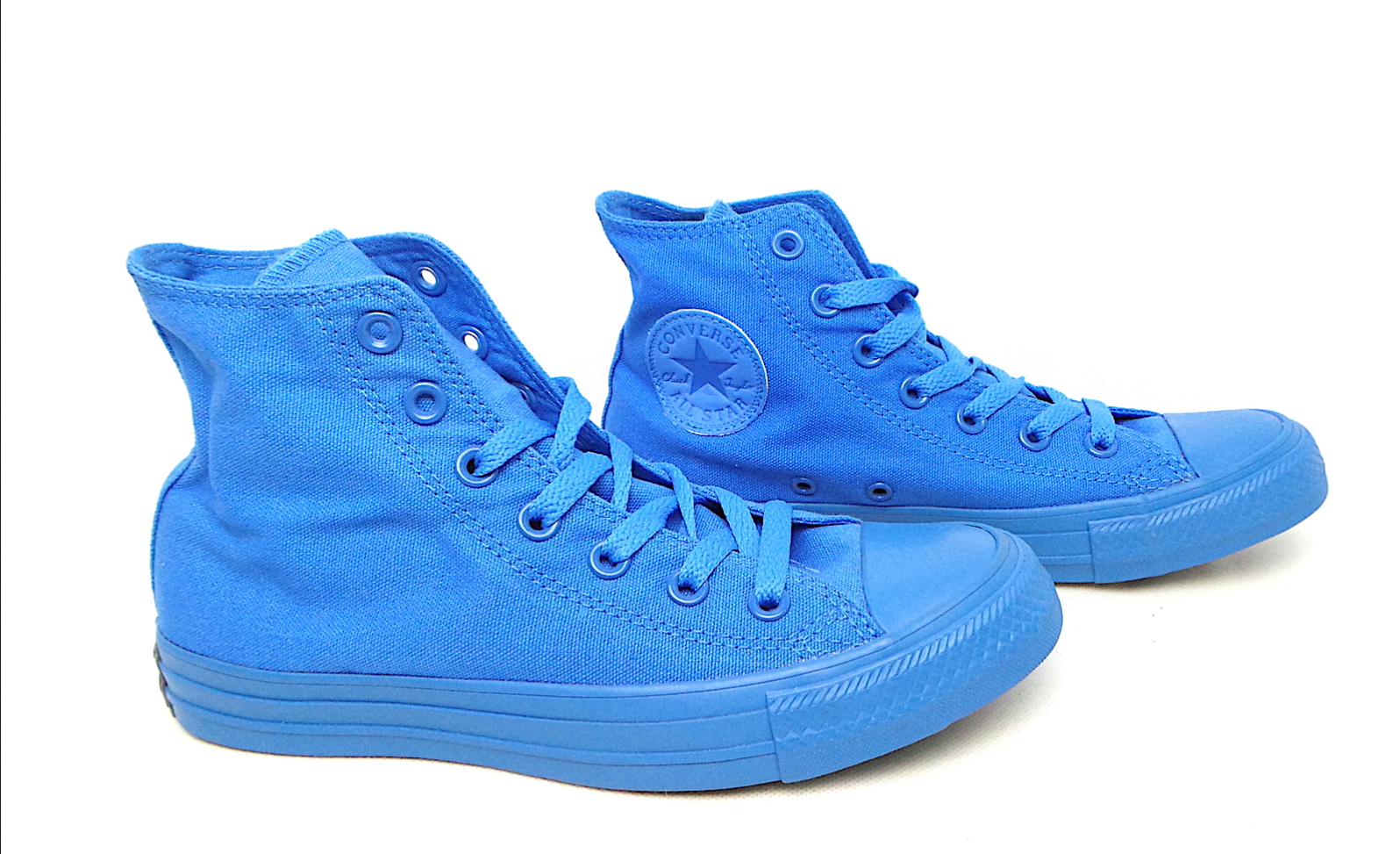 Sneakers Converse CTAS Hi modello 152704C in tela azzurro unisex con design high-top iconico per streetwear
