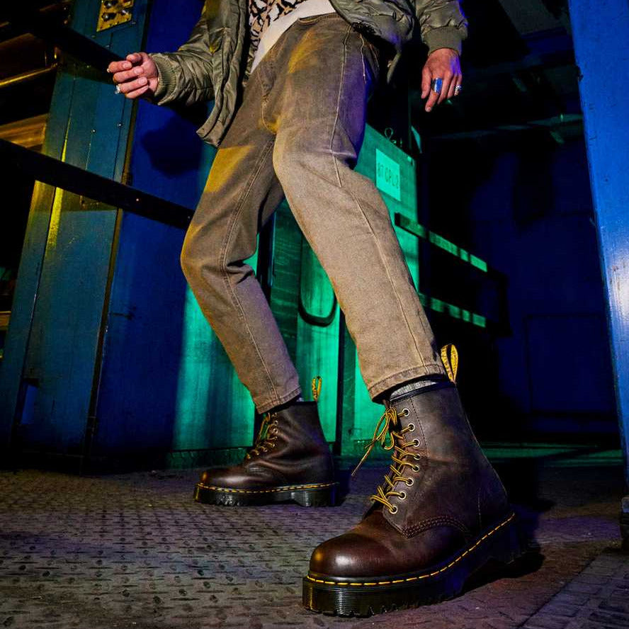 Dr. Martens anfibio 1460 Bex in Pelle Crazy Horse 27894201 marrone scuro coppia