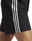 Adidas pantaloncino sportivo da uomo in jersey 7" 3 Strisce IC9378 black